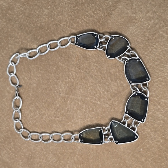 Vintage Avon Silver Tone Green Blue Green Necklace - Picture 4 of 8